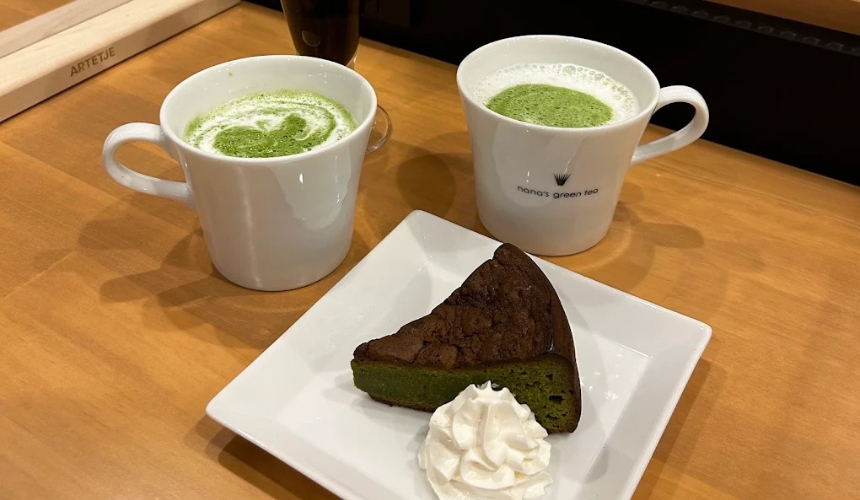 ケーキと抹茶