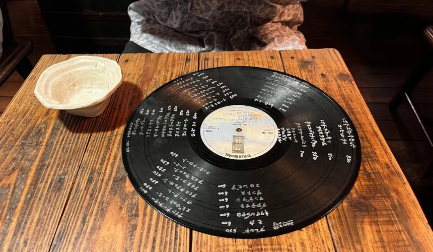 レコードに書かれたメニュー
