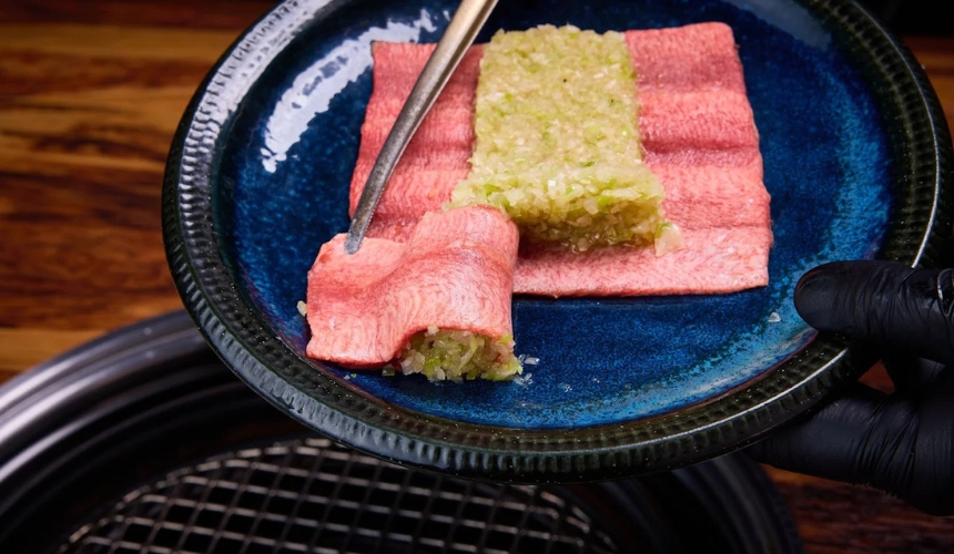 肉を焼く様子