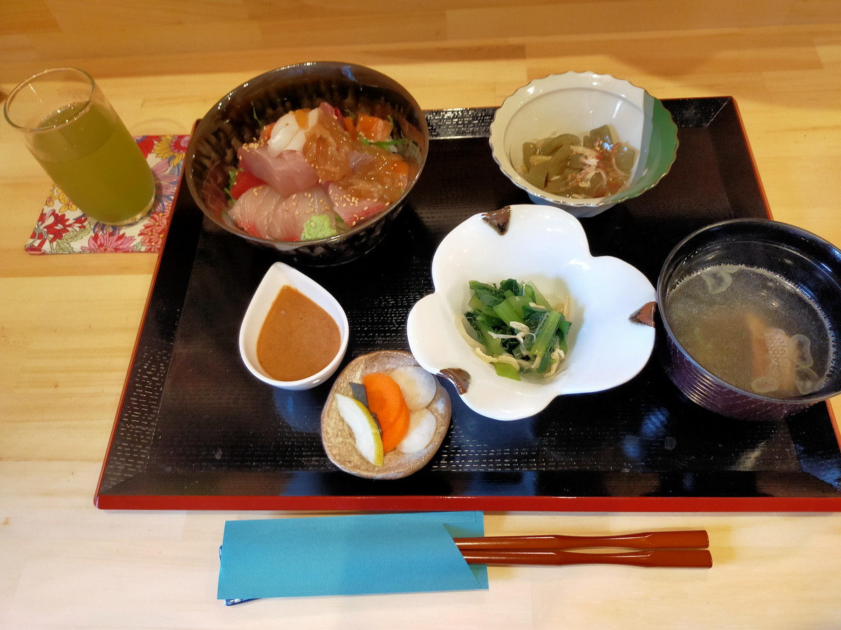 海鮮丼