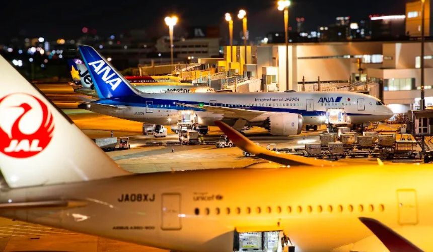 夜の飛行機